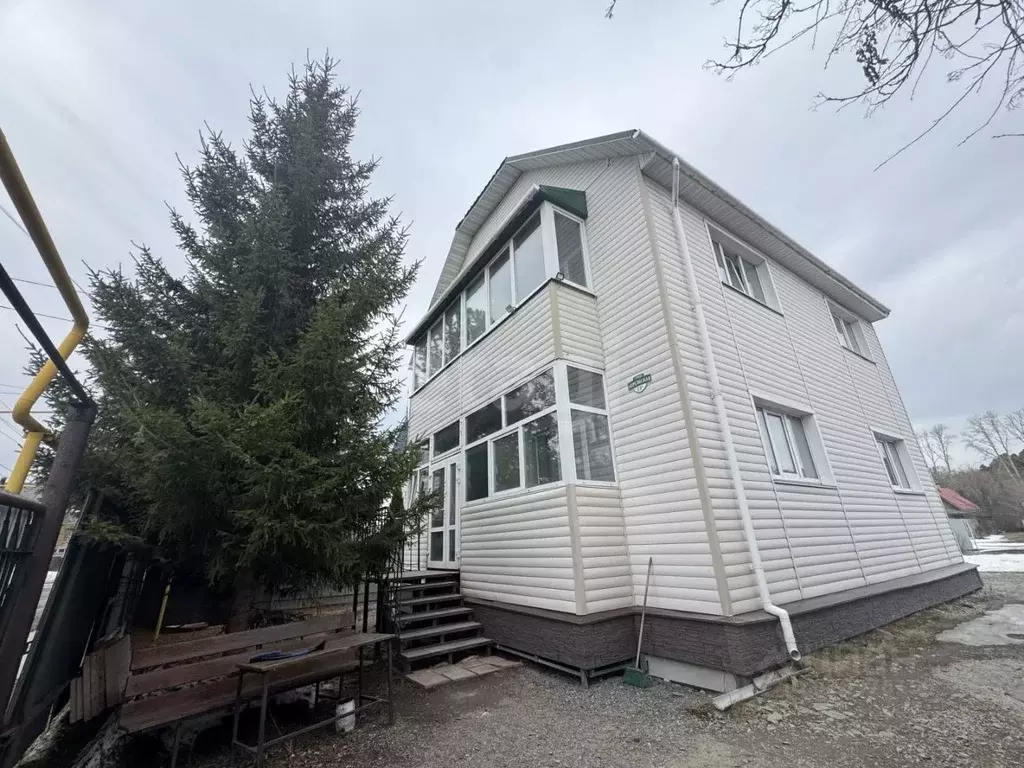 Дом в Свердловская область, Екатеринбург ул. Апрельская, 11Б (122 м) - Фото 1