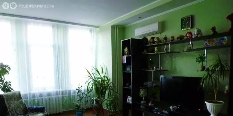 4-комнатная квартира: Каменск-Шахтинский, улица Декабристов, 7А (100 ... - Фото 0