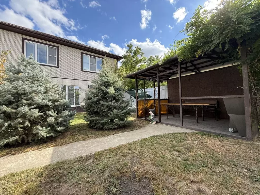 Дом в Астраханская область, Астрахань Ужгородская ул., 2 (184 м) - Фото 2