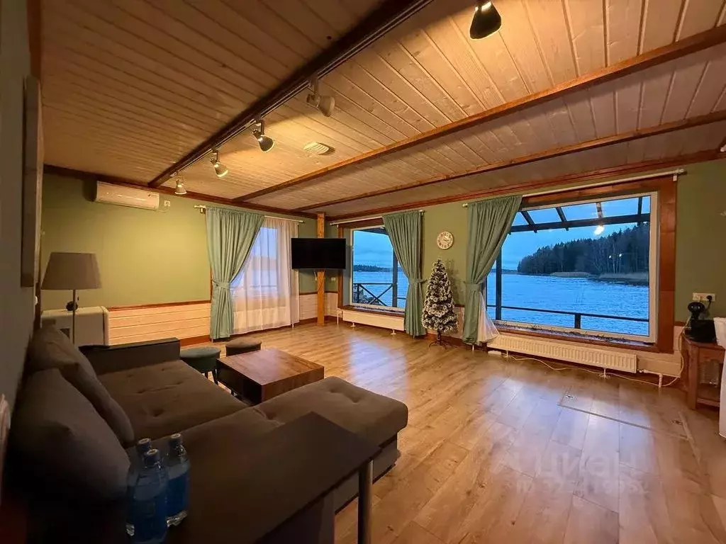 Дом в Карелия, Питкярантский муниципальный округ, д. Рауталахти ул. ... - Фото 1