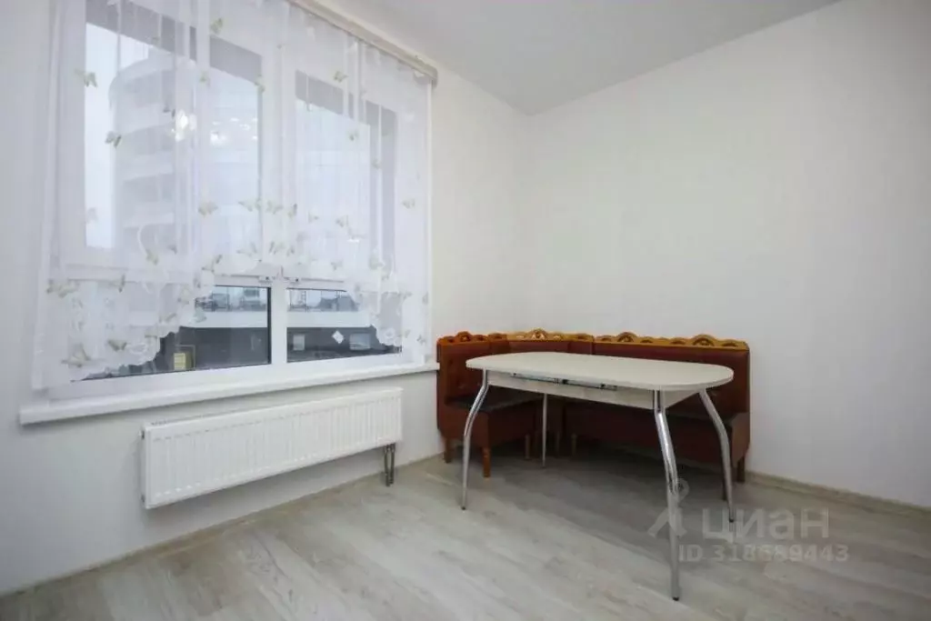 1-к кв. Московская область, Наро-Фоминск пл. Свободы, 4 (65.0 м) - Фото 1