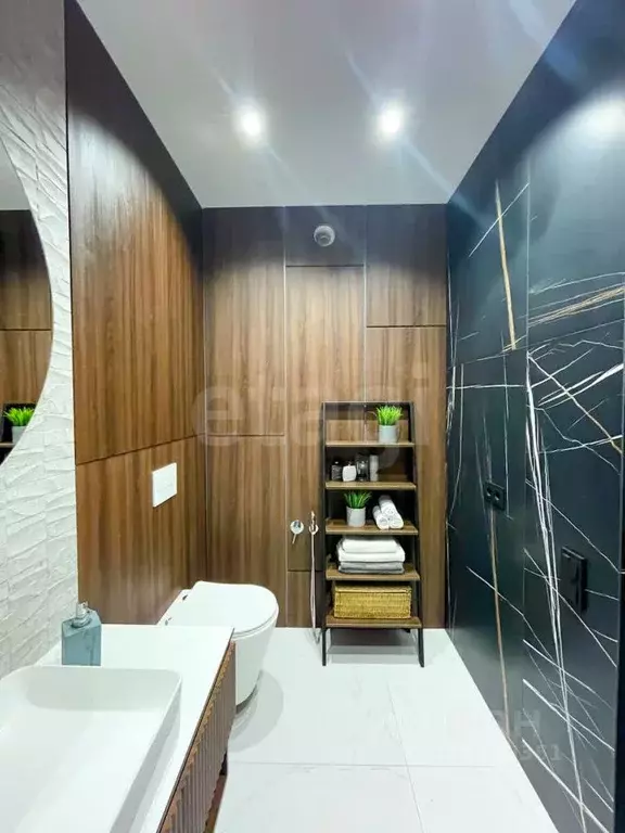 2-к кв. Тюменская область, Тюмень Харьковская ул., 59/4 (80.0 м) - Фото 0