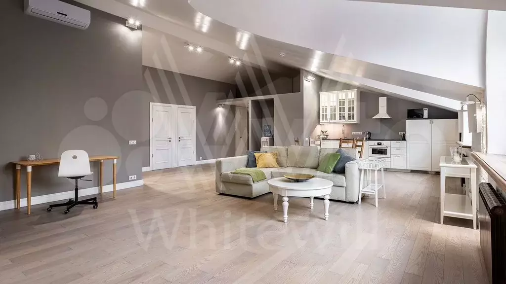 3-к. квартира, 170 м, 4/4 эт. - Фото 1
