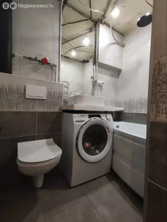 3-комнатная квартира: Киров, улица Маклина, 63А (56.3 м) - Фото 1