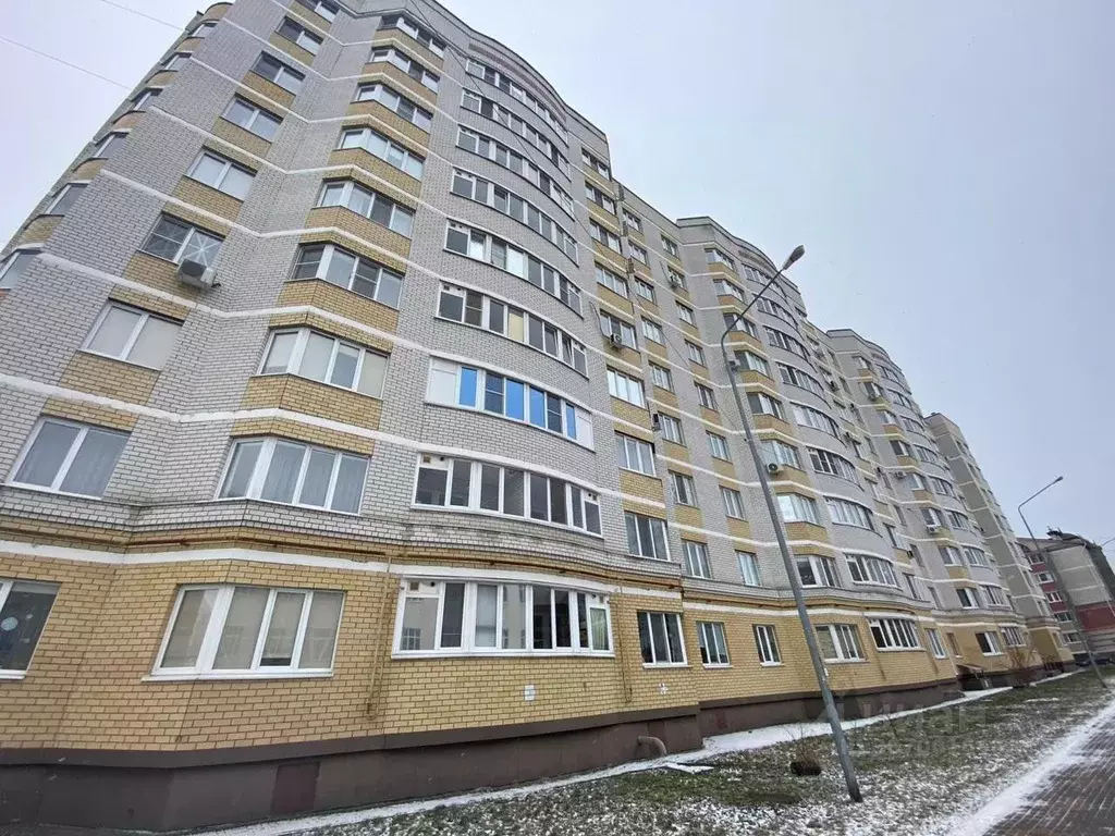 2-к кв. Белгородская область, Белгород пер. Макаренко, 6 (62.0 м) - Фото 0