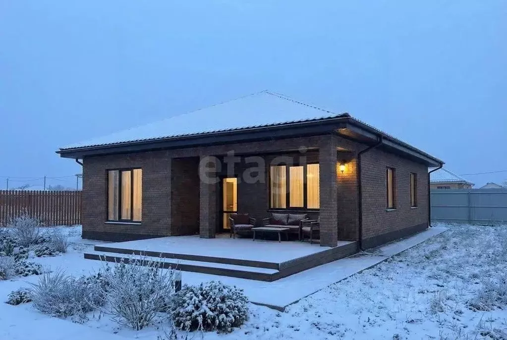 Дом в Курская область, Курский район, Нижнемедведицкий сельсовет, ... - Фото 1