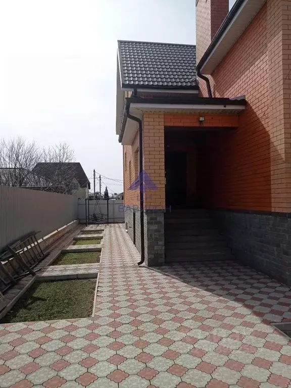 Дом в Ростовская область, Волгодонск Братская ул., 82 (380 м) - Фото 2