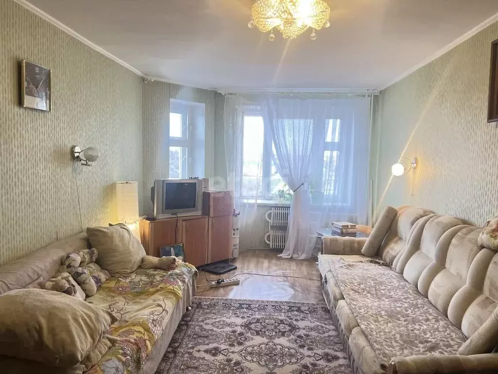 3-к кв. Белгородская область, Губкин Севастопольская ул., 2 (78.6 м) - Фото 0