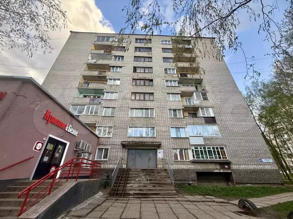 Комната 11,8 м в 4-к., 8/9 эт. - Фото 0