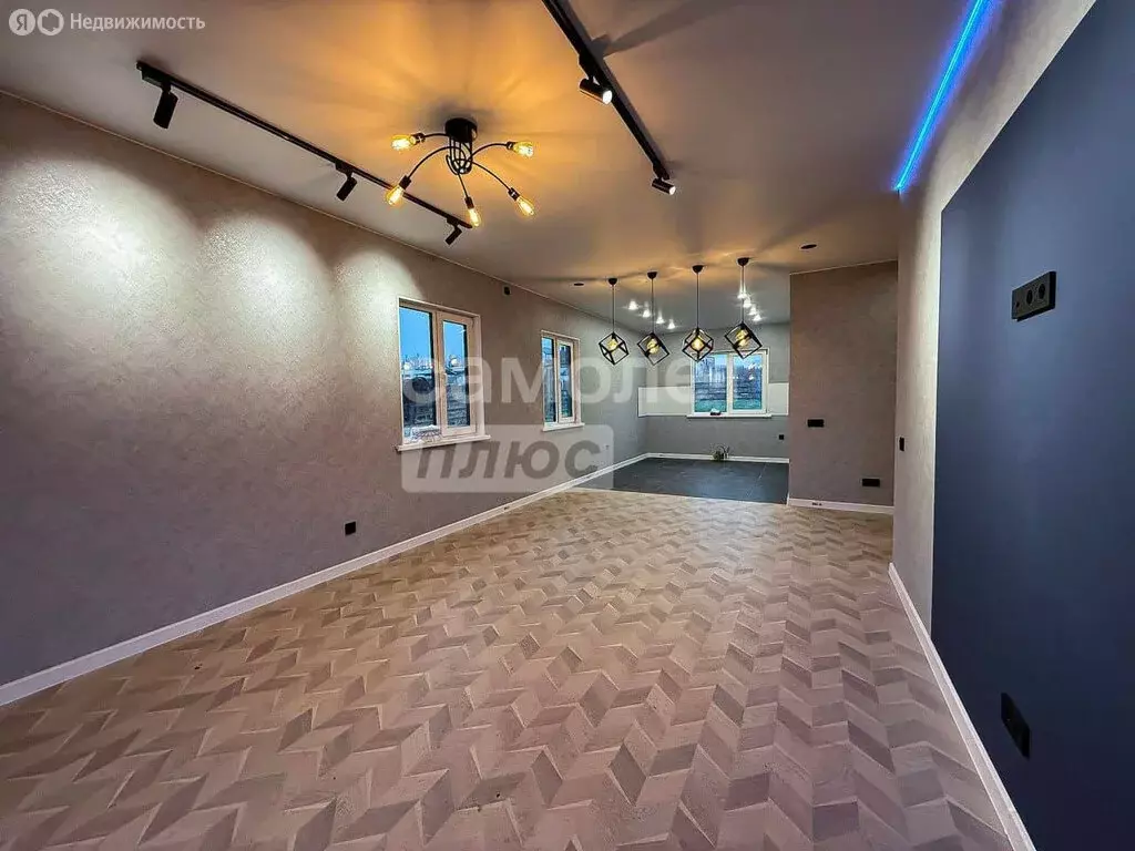 Дом в Аннинское городское поселение, деревня Иннолово (100 м) - Фото 2