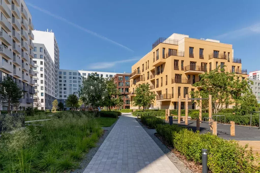 3-к кв. Тюменская область, Тюмень ул. Газовиков, 38к1 (84.4 м) - Фото 0