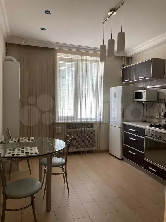 2-к. квартира, 77 м, 1/9 эт. - Фото 1