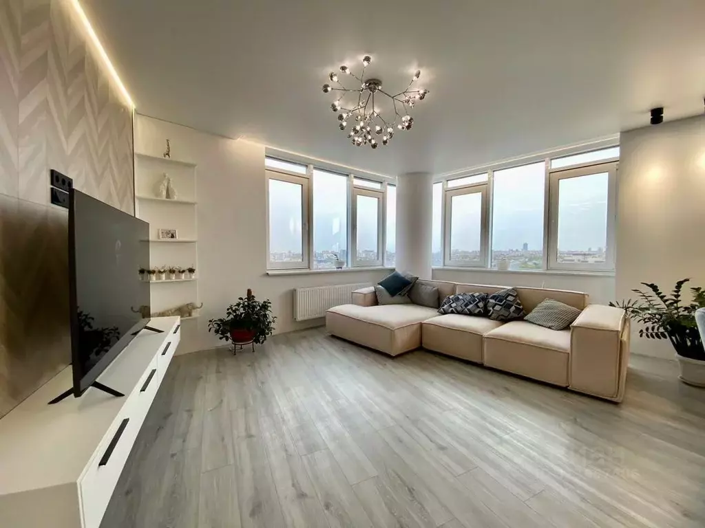 3-к кв. Татарстан, Казань ул. Оренбургский Тракт, 8Д (119.0 м) - Фото 0