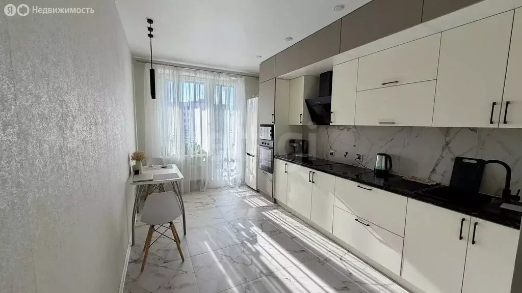 1-комнатная квартира: Казань, улица Родины, 26Б (51 м) - Фото 2