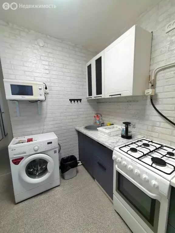 3-комнатная квартира: Курган, улица Пичугина, 18 (64 м) - Фото 2