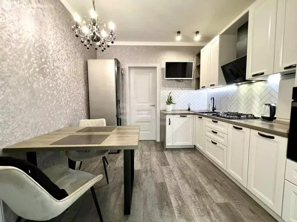 2-комнатная квартира: Калининград, Нарвская улица, 83 (56.5 м) - Фото 1