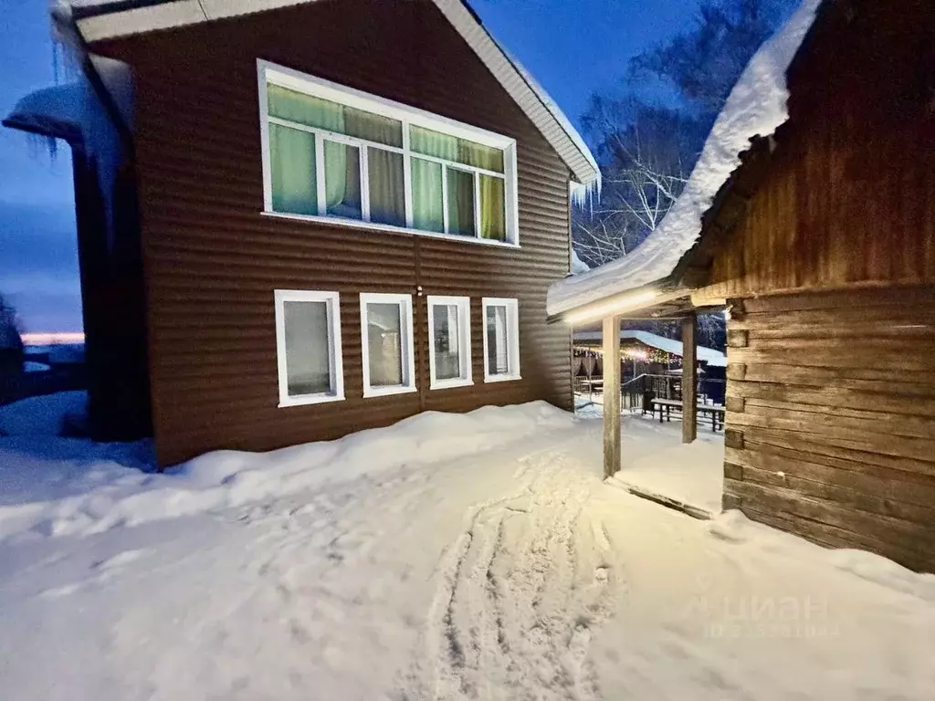 Дом в Кемеровская область, Калтан ул. Калинина, 132 (240 м) - Фото 1