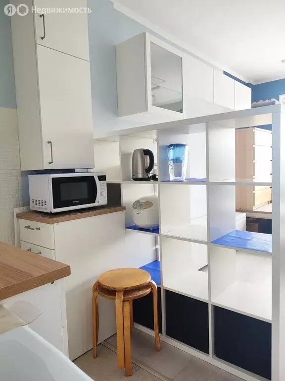 Квартира-студия: посёлок городского типа Нахабино, улица Белобородова, ... - Фото 1
