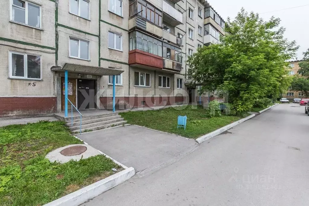 2-к кв. Новосибирская область, Новосибирск Шлюз мкр, ул. Шлюзовая, 18 ... - Фото 1