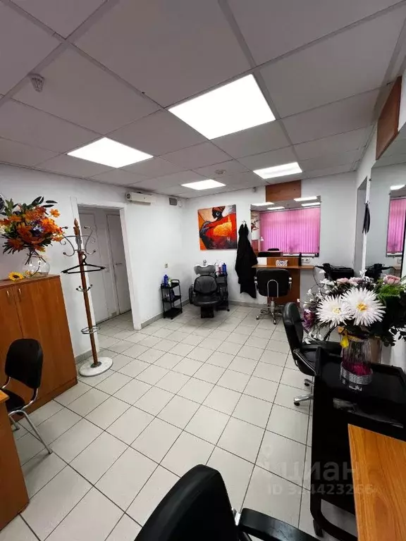 Торговая площадь в Свердловская область, Екатеринбург ул. Менделеева, ... - Фото 2