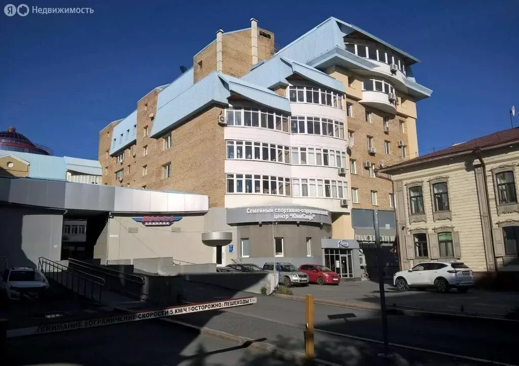 Квартира-студия: Тюмень, улица 8 Марта, 2/13 (162.8 м) - Фото 2