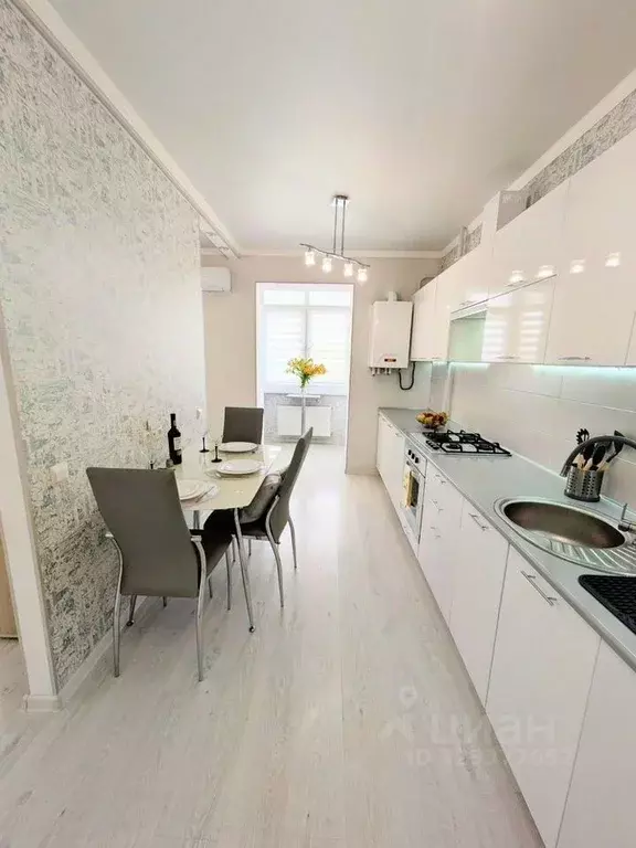 3-к кв. Крым, Симферополь ул. Дачная, 22А (75.0 м) - Фото 2