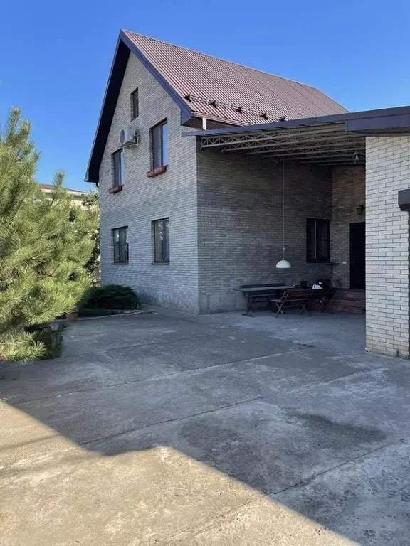 Дом в Краснодарский край, Краснодар ул. Братьев Черников, 18 (130 м) - Фото 1