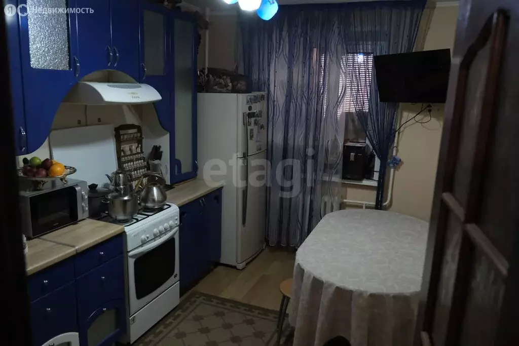 3-комнатная квартира: Альметьевск, улица Шевченко, 138 (82 м) - Фото 2