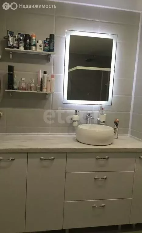 3-комнатная квартира: Новый Уренгой, район Северная Жилая Часть, ... - Фото 1