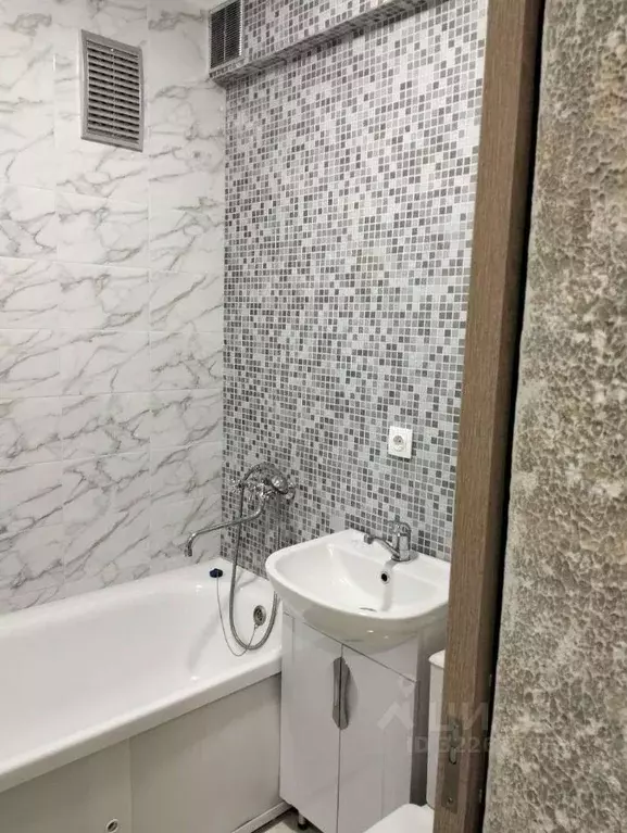 3-к кв. Курская область, Курск Школьная ул., 5к7 (66.3 м) - Фото 1