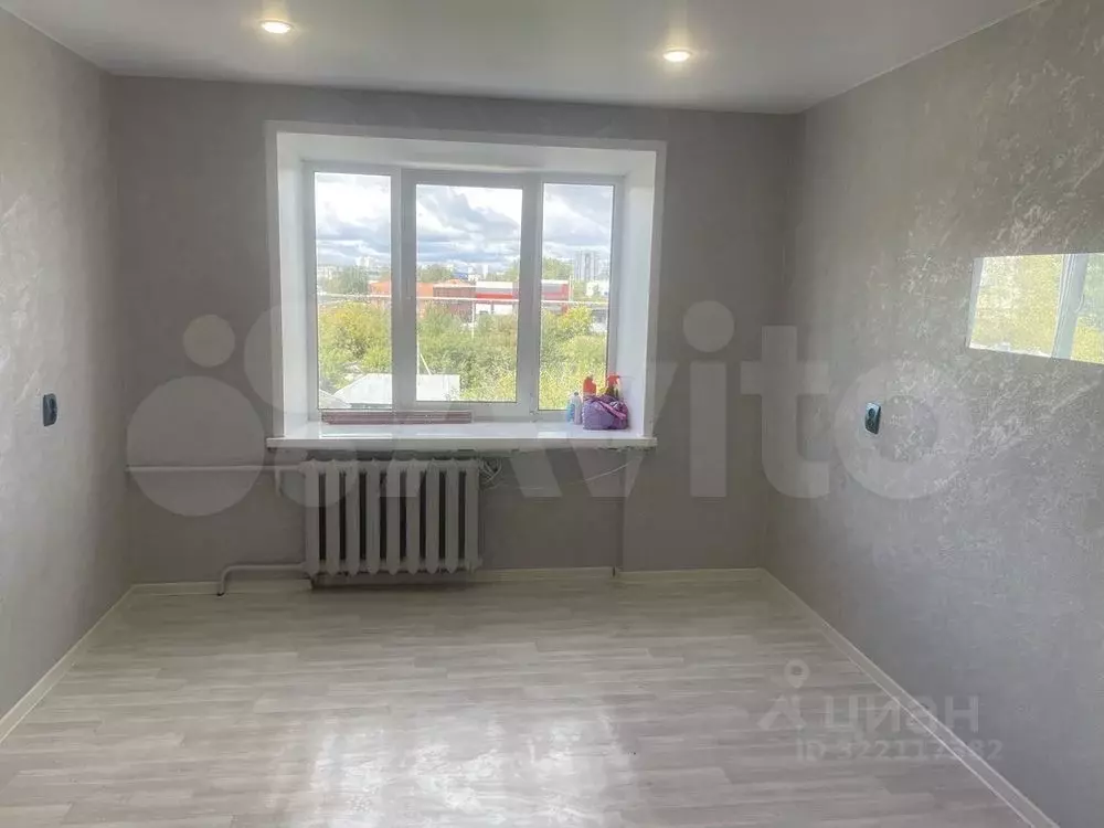 Комната Свердловская область, Екатеринбург ул. Самолетная, 45 (12.6 м) - Фото 2