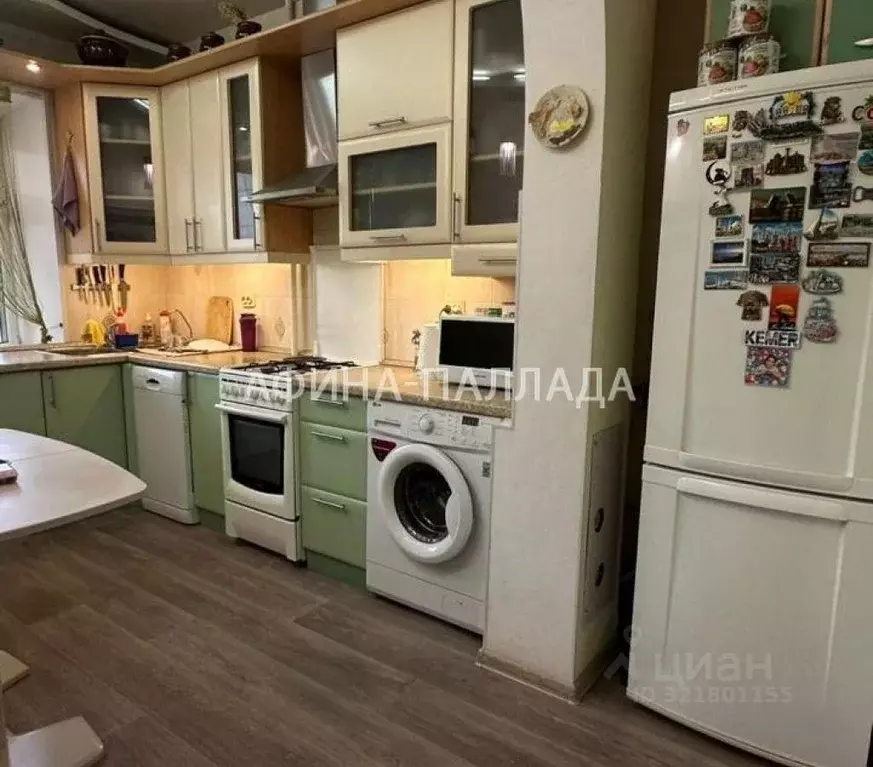 3-к кв. Ямало-Ненецкий АО, Надым ул. Зверева, 40 (68.4 м) - Фото 0
