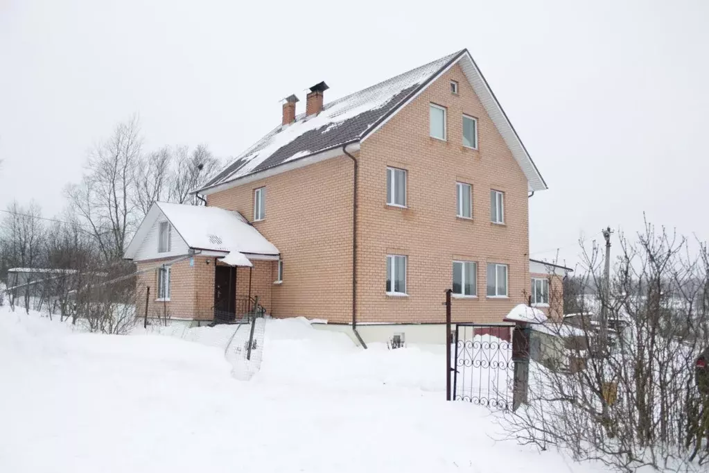 Дом в Тульская область, Алексин городской округ, с. Казначеево 50 (349 ... - Фото 0