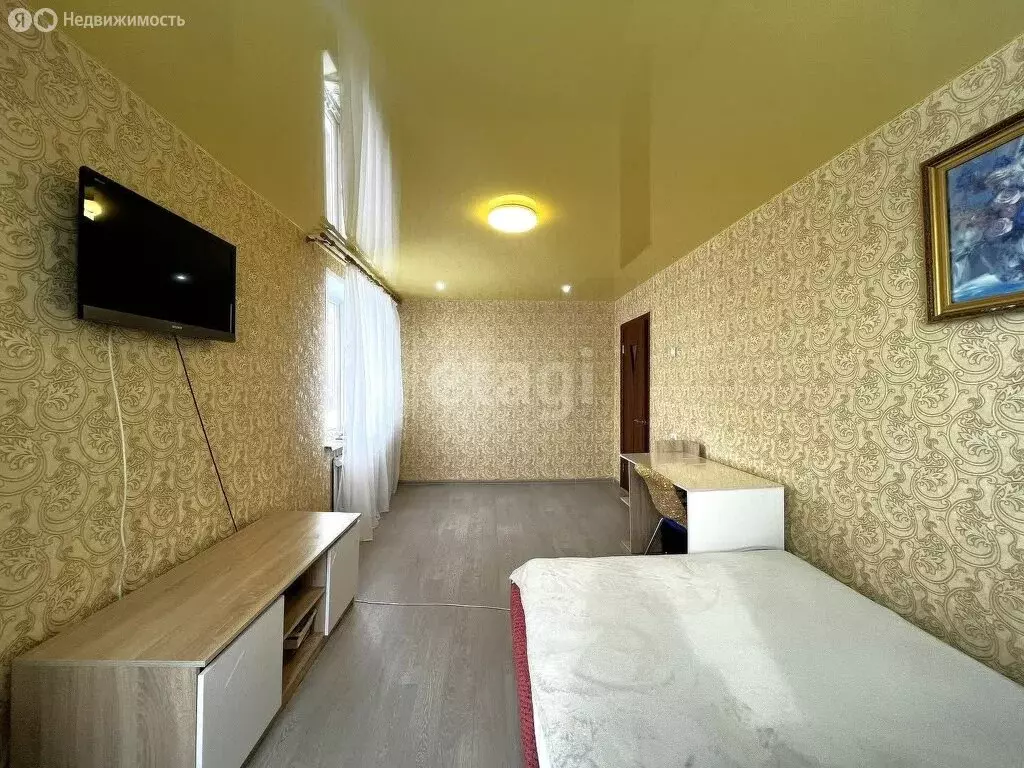 3-комнатная квартира: Петропавловск-Камчатский, улица Свердлова, 2А ... - Фото 0