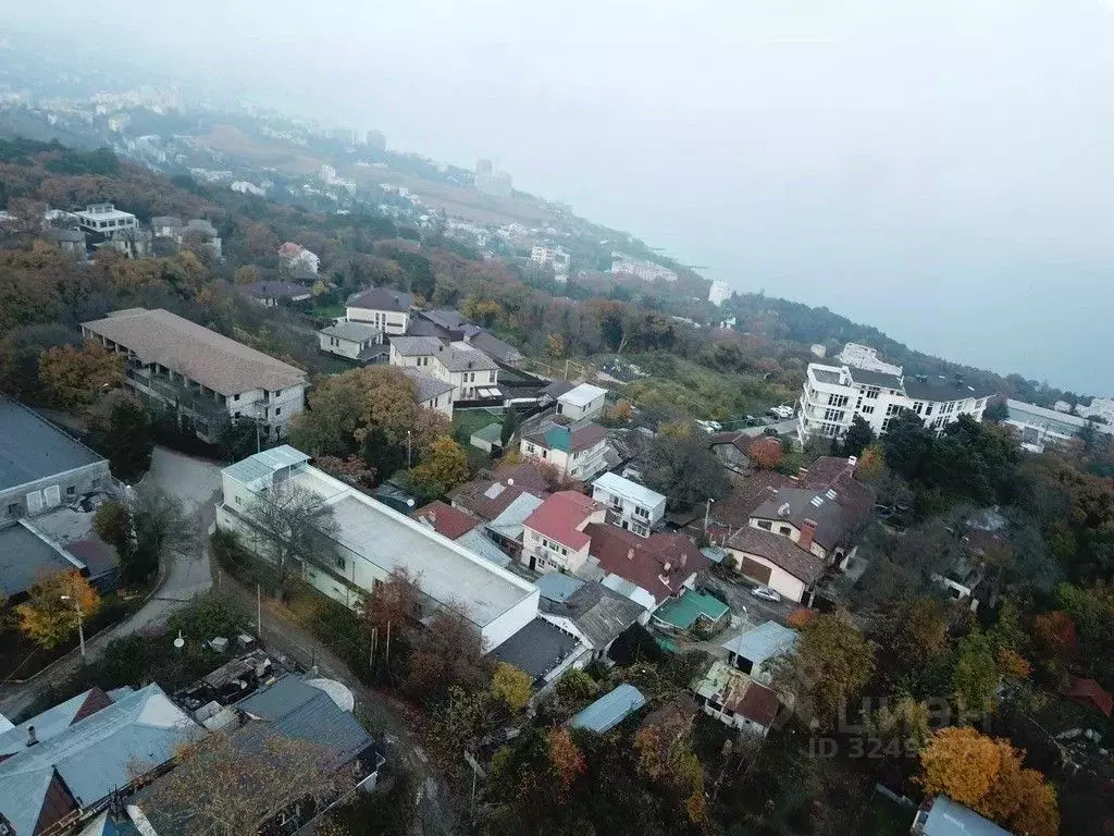 Участок в Крым, Ялта муниципальный округ, пос. Горное ул. Лесная, 12А ... - Фото 2
