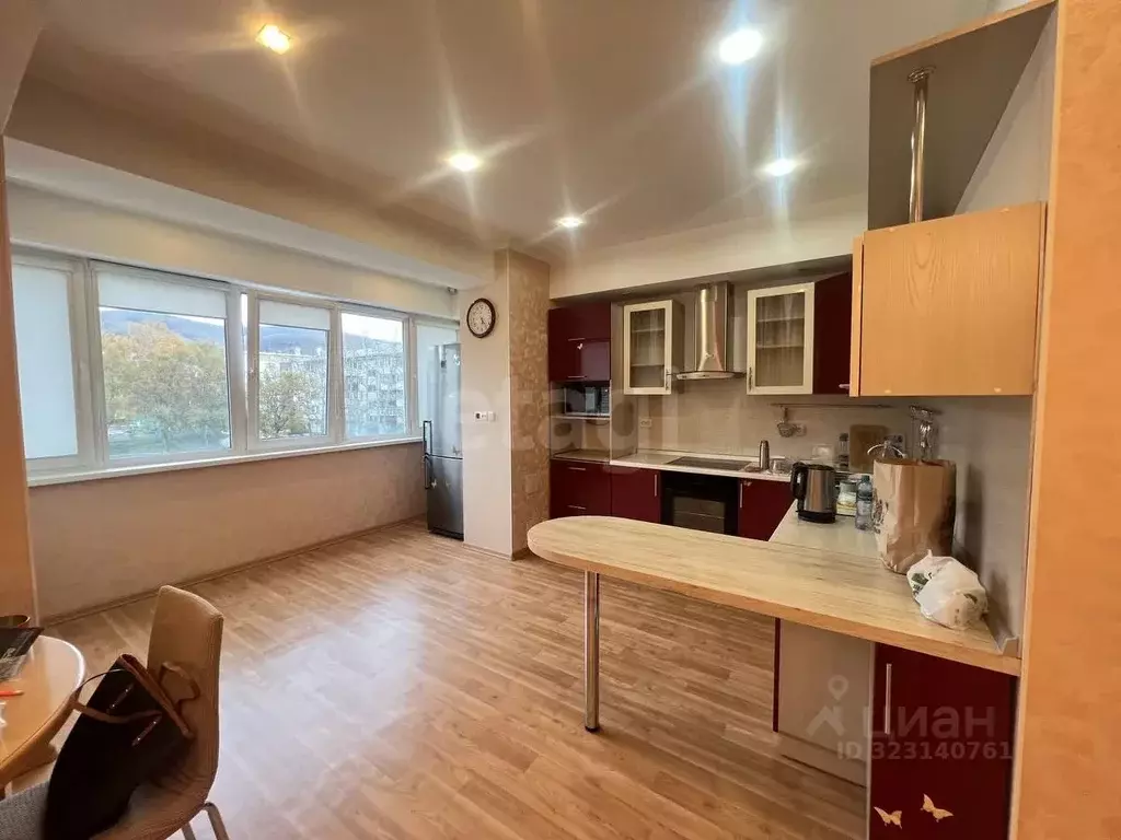 2-к кв. Сахалинская область, Южно-Сахалинск 12А мкр,  (75.0 м) - Фото 2