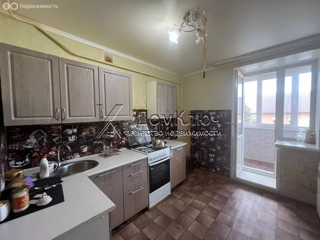 2-комнатная квартира: Кумертау, улица Константина Заслонова, 5 (48 м) - Фото 1