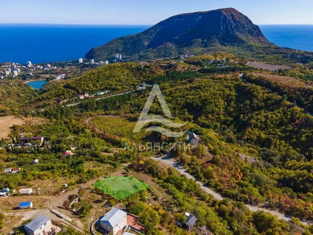 Участок в Крым, Алушта ул. Лесная (9.0 сот.) - Фото 0