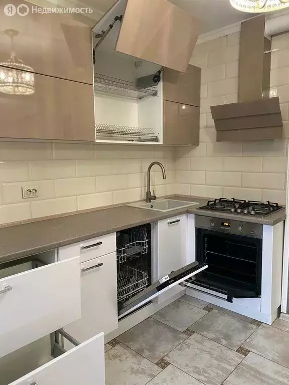 3-комнатная квартира: Курск, 1-я Ламоновская улица, 5 (93.7 м) - Фото 2