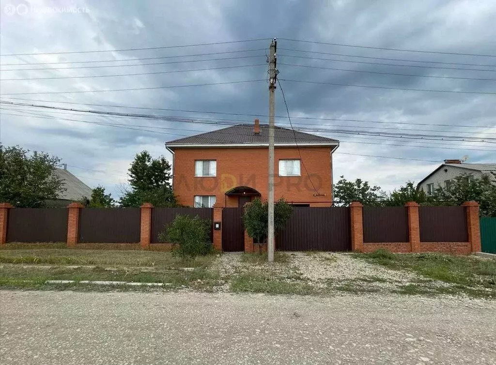 Дом в село Сторожевка, Вишнёвая улица, 32 (330 м) - Фото 2