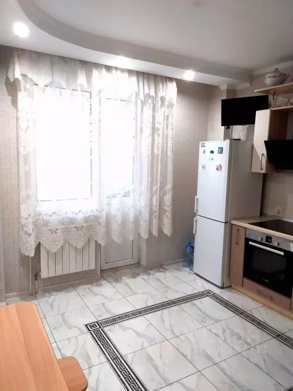 1-к кв. Омская область, Омск бул. Архитекторов, 8к1 (40.0 м) - Фото 2