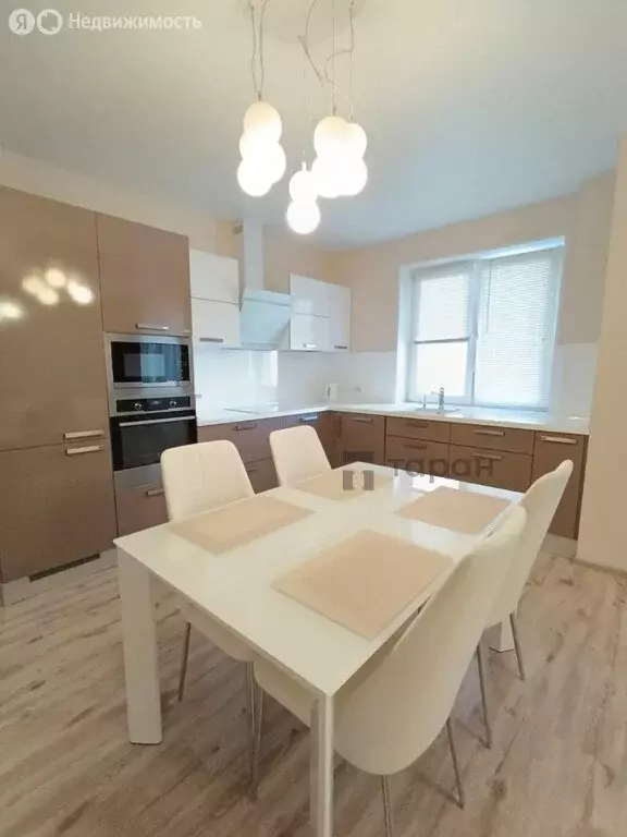 3-комнатная квартира: Челябинск, улица Молодогвардейцев, 76 (77.8 м) - Фото 0