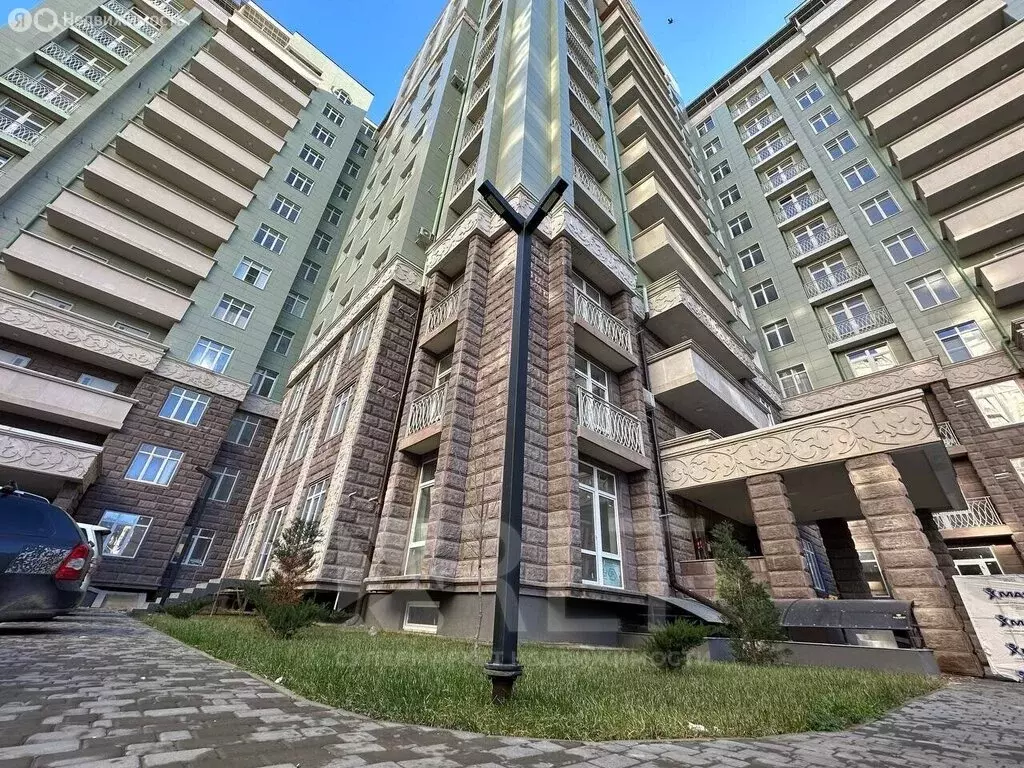 3-комнатная квартира: Махачкала, улица Титова, 144к3 (95.5 м) - Фото 0