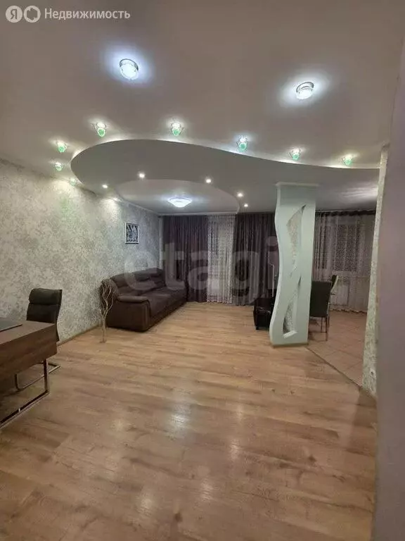 3-комнатная квартира: Омск, улица 70 лет Октября, 15/1 (80.4 м) - Фото 2