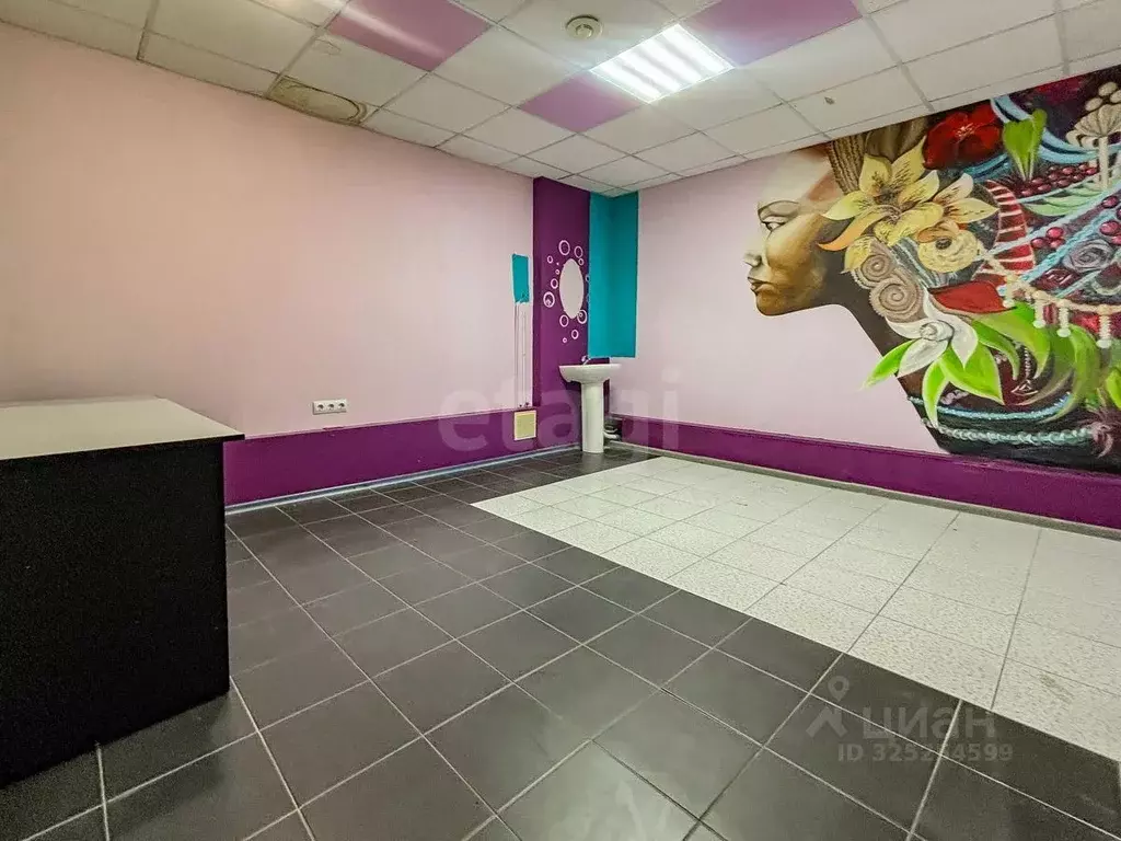 Помещение свободного назначения в Псковская область, Псков Октябрьский ... - Фото 1