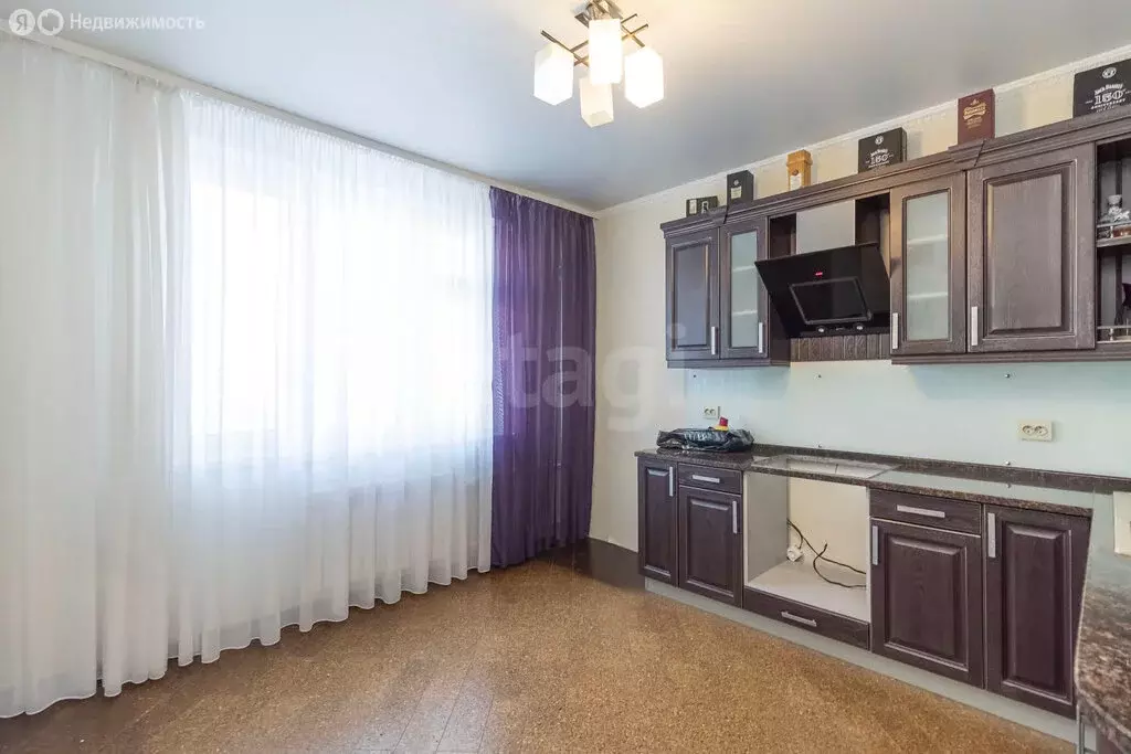 3-комнатная квартира: Тюмень, улица Александра Протозанова, 16к1 (87.5 ... - Фото 2