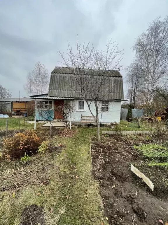 Дом в Брянская область, Жуковский муниципальный округ, с. Овстуг ул. ... - Фото 1