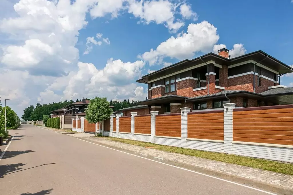 Дом в Москва с. Былово, Шелестово кп,  (390 м) - Фото 1