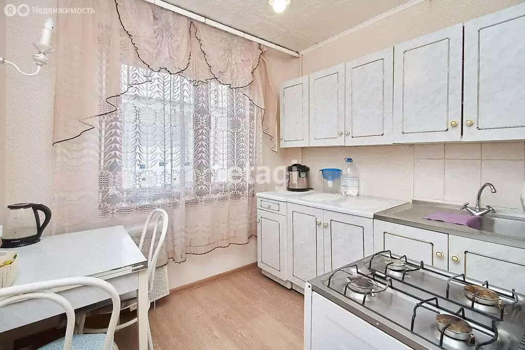 2-комнатная квартира: Тюмень, проезд Геологоразведчиков, 52 (46.6 м) - Фото 0