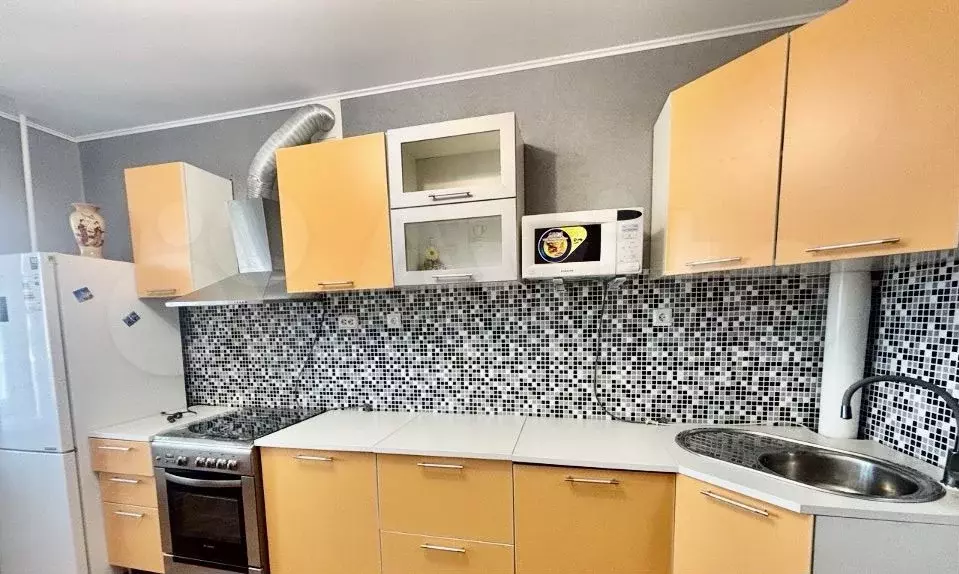 1-к. квартира, 38 м, 9/10 эт. - Фото 1